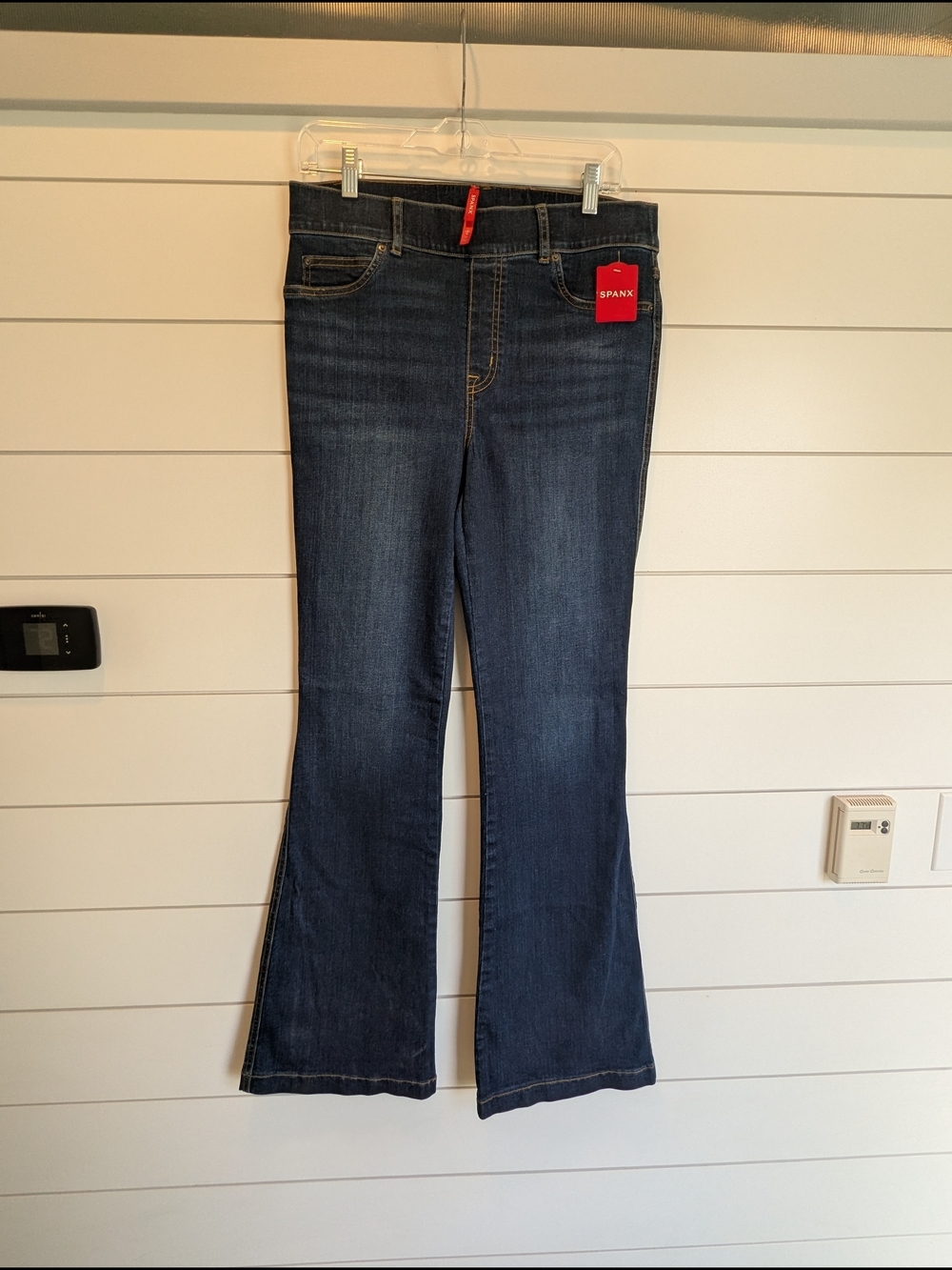 SPANX Shape Flare Jeans New With Tags Size Large Midnight Indigo - Picture 4 of 13